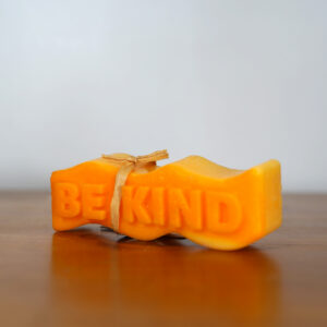 Be kind freestanding Candle Velvet & Peony Oud
